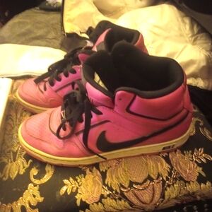 Women's Nike Air Force pink breast cancer awareness size 8